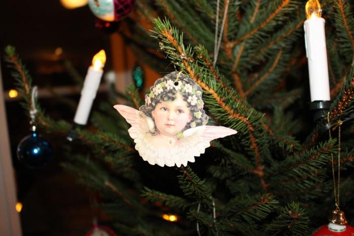 Bild 3,  Bokmärken med glitter att hänga i julgranen - änglar - Nostalgiska.se