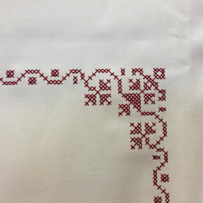 Bild 4,  Broderad väggbonad 
