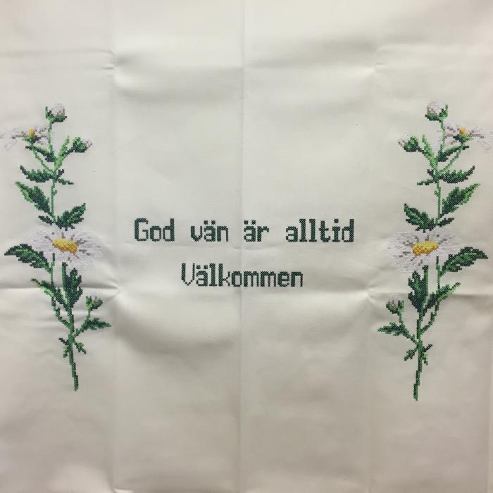 Bild 1,  Broderad väggbonad 