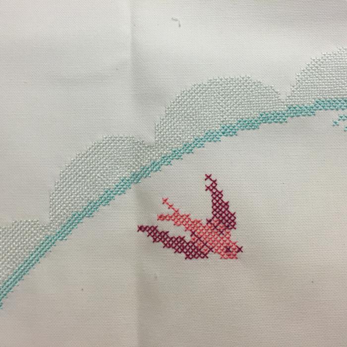 Bild 2,  Broderad väggbonad 