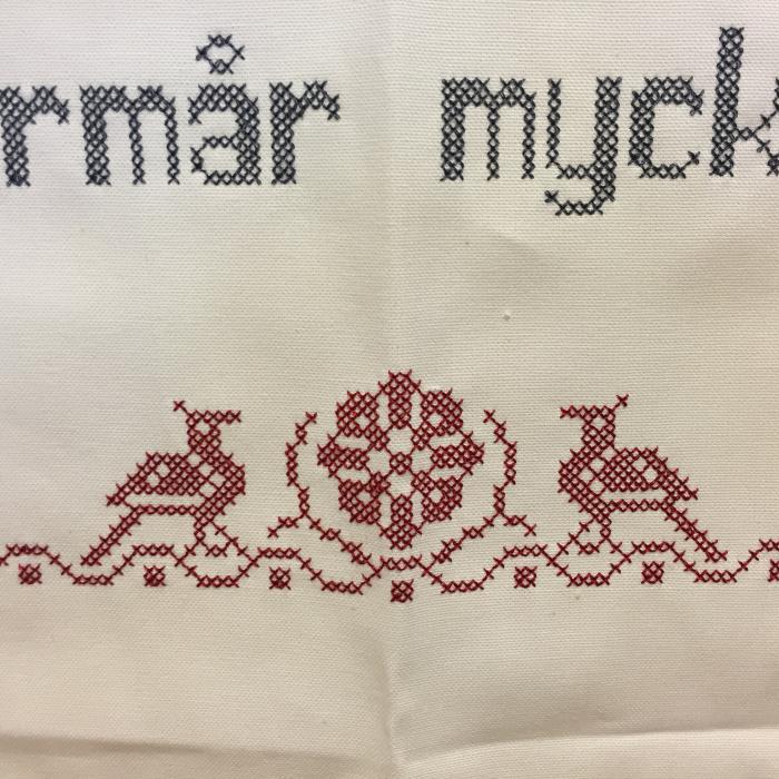 Bild 2,  Broderad väggbonad 